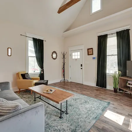 Springfield Home Less Than Half Mi To Commercial Street!
